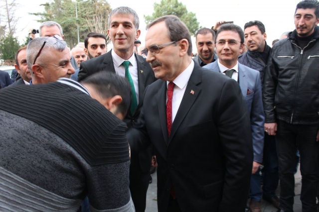 Zihni Şahin MHP'yi ziyaret etti