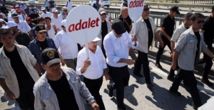 CHP'nin Berberoğlu'nun tutuklanmasına tepki yürüyüşü Yürüyüş