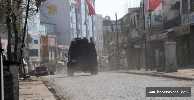 8 PKK'lı öldürüldü; 2 polis yaralı