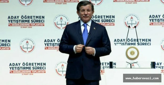 Başbakan Davutoğlu;" Öğretmenlere selam eder alınlarından öperim" dedi.