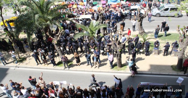 AK Partili ve CHP'li kadınlardan karşılıklı protesto