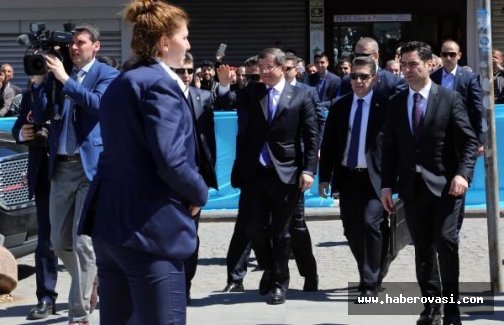 Başbakanı "Hoş geldin serok Ahmet" diye karşıladılar...
