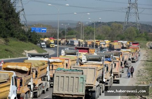 Komyonçular Tem'i trafiğe kapattılar