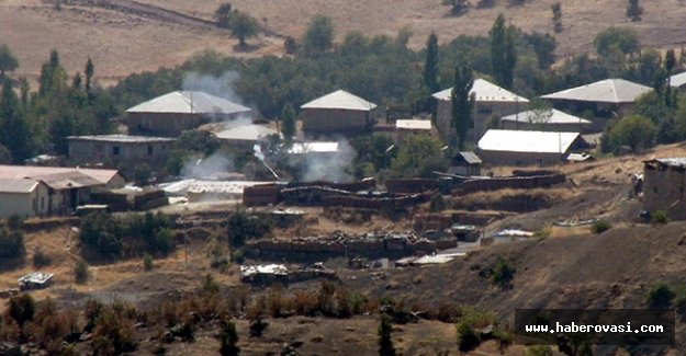 PKK'lı teröristler Derecik'te üs bölgeye saldırdı