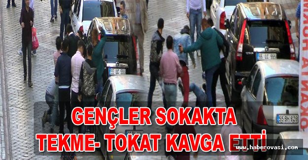 Samsun'da sokak ortasında kavga...