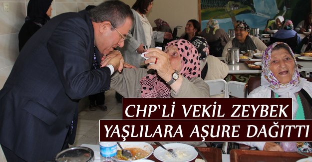 CHP`li Vekil zeybek Aşure dağıttı