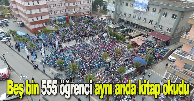 Beş bin 555 öğrenci aynı anda kitap okudu