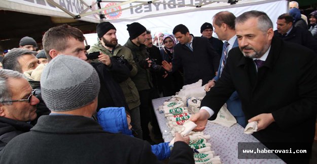 Çevreci Başkan'a pazaryerinde yoğun ilgi