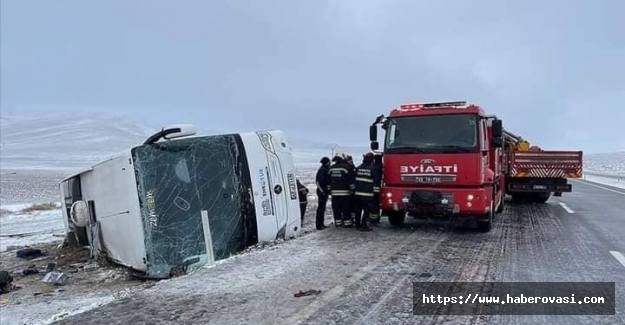 Trafik Kazasında ölü ve yaralılar var