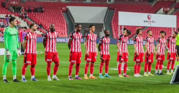 Samsunspor evinde yara aldı