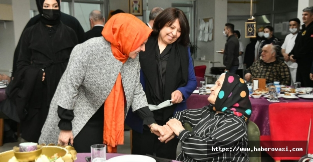 Vali Zülkif Dağlı Huzurevinde iftar açtı