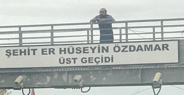 Üst geçitten kendini atmak istedi