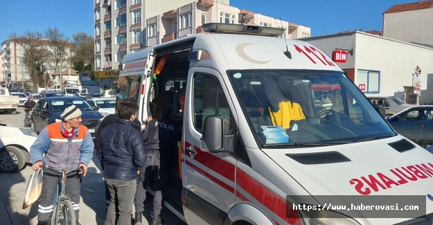 Bafra'da hafif ticari araç yayaya çarpıp kaçtı