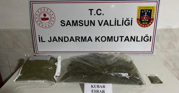 Jandarma yol uygulamasında uyuşturucu ele geçirdi