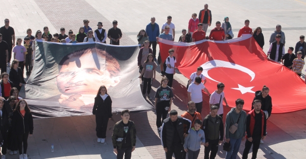 Bafra'da 15 Mayıs Gençlik Haftası yürüyüşü yapıldı