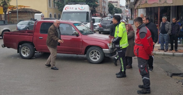 Bafra'da kamyonet sürücüsü elektrikli bisiklete çarptı