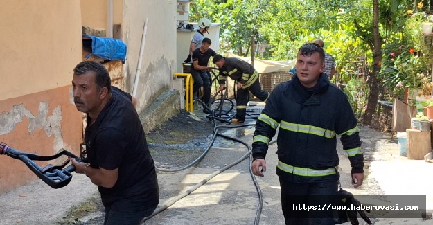 Bafra'da çatı katı yangını