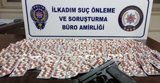 Samsun'da araç içeresinde uyuşturucu hap ele geçirildi