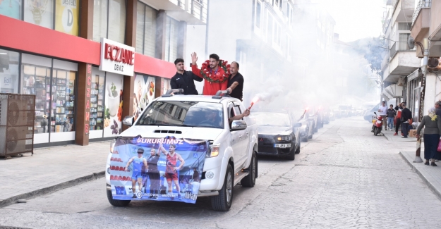 Güreş şampiyonu Olgun, Yakakent’te coşkulu karşılama