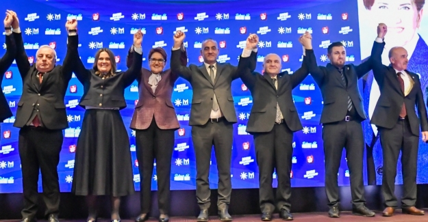 Meral Akşener Samsun'da adaylarını tanıttı