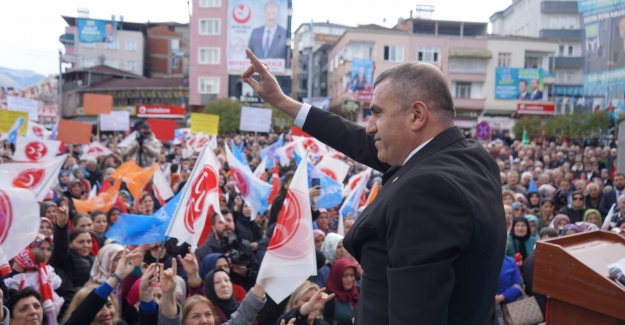 Mucur, Salıpazarı'nda kalabalığa konuştu