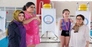 Özel çocuklar Yüzme Şampiyonası yapıldı.