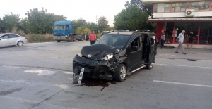 Bafra'da trafik kazası Yaralılar hastaneye kaldırıldı