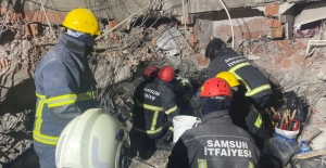 Samsun ekibi depremden 19 kişi kurtardı