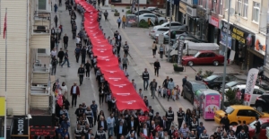 Samsun'da 1919 metrelik dev bayrak caddelerde gezdi