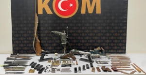 Samsun'da kaçak silah tamir yapan 2 kişi yakalandı