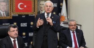 Ahmet Yeni, parti değişenleri eleştirdi