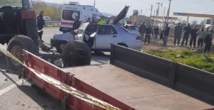 Alaçam'da römorka otomobil çarptı 1 ölü, 1 yaralı